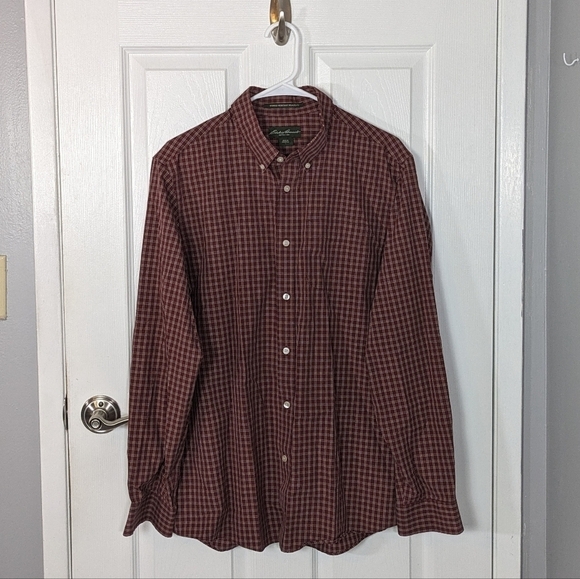 Eddie Bauer Men's Wrinkle Resistant Relaxed Fit Red Plaid Button-Up Shirt Size L - Picture 1 of 7